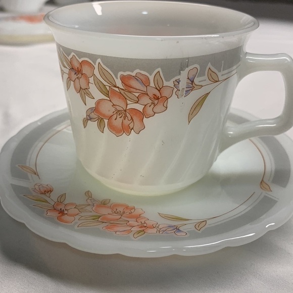 Vintage Milk Glass Indopal Tea Cups and Saucers Set of 4 Peach and Gray - Picture 7 of 10